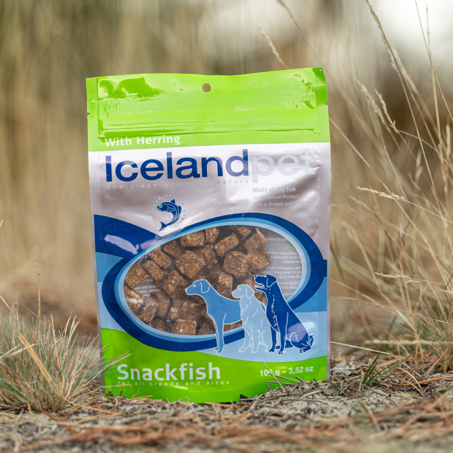 Icelandpet With herring 2025 sfeer - productfoto (2)